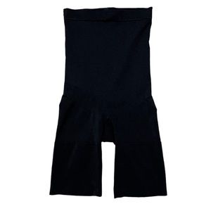 Spanx by Sara Blakely Size Medium Black Mid-Thigh High Waisted Short
